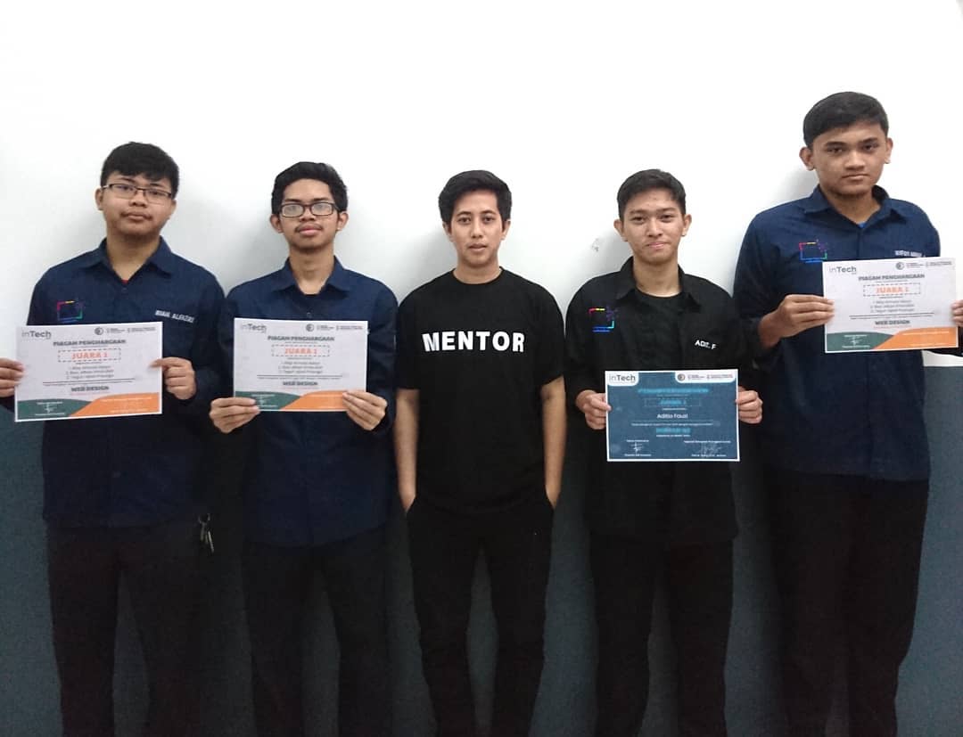 Juara 1 Nasional Lomba Web Design Artificial Intelligence